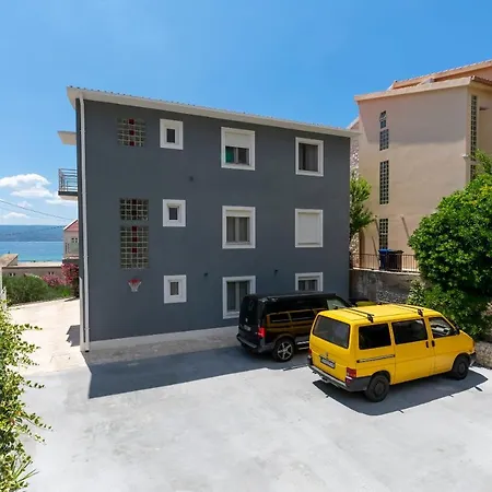 Diora * Omiš