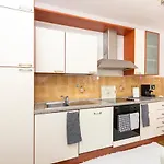 דירה Diora