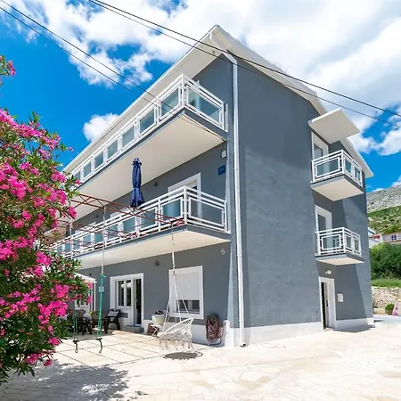 Diora Appartement Omiš